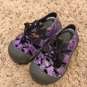 Size 5 keen purple sandals, used condition